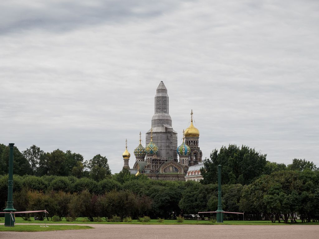 Реставрируемый Спас на Крови превратился в православную стартовую площадку ракеты-носителя